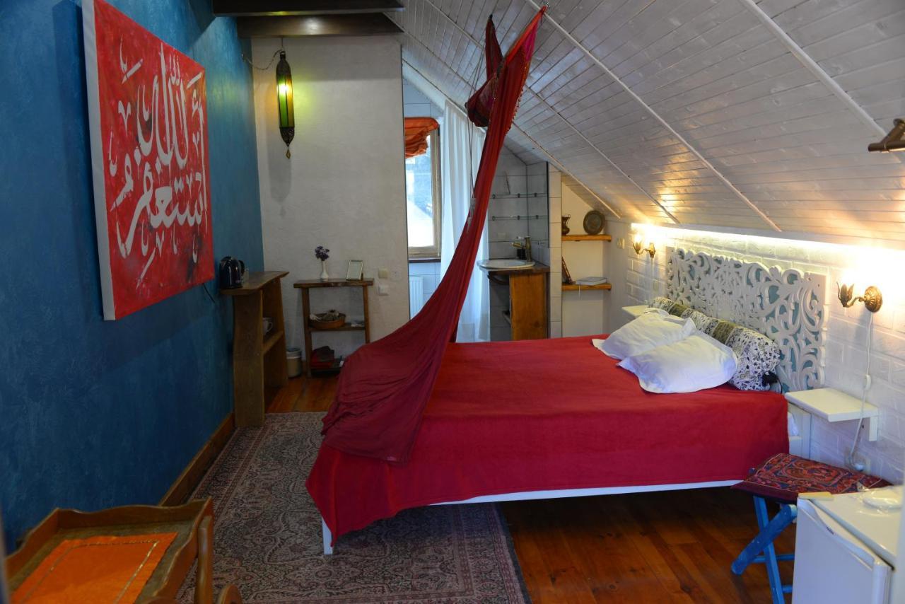 Romantic Guest House Kamianets-Podilskyi Exterior photo