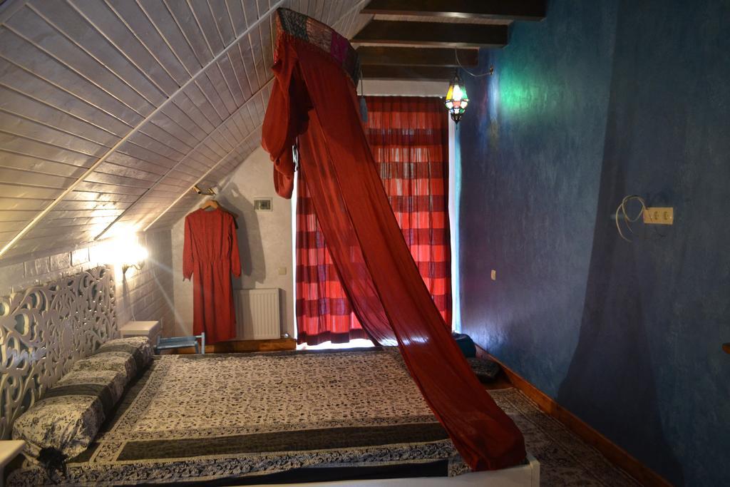 Romantic Guest House Kamianets-Podilskyi Exterior photo