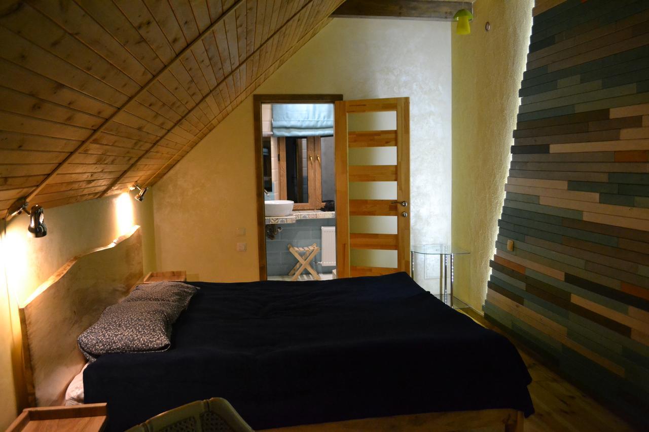 Romantic Guest House Kamianets-Podilskyi Exterior photo