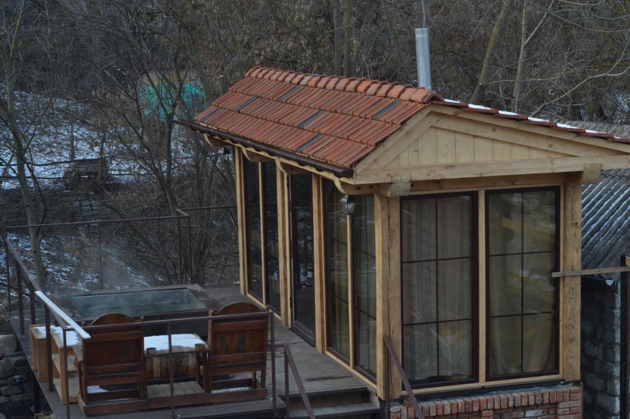 Romantic Guest House Kamianets-Podilskyi Exterior photo